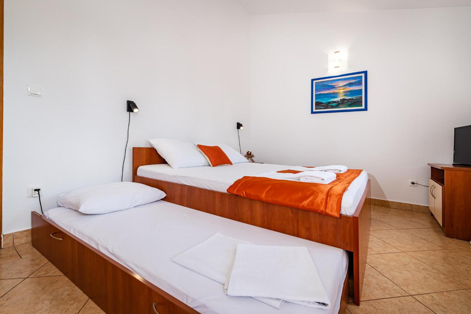 Apartments Prkacin 2 Starigrad Paklenica Exterior foto