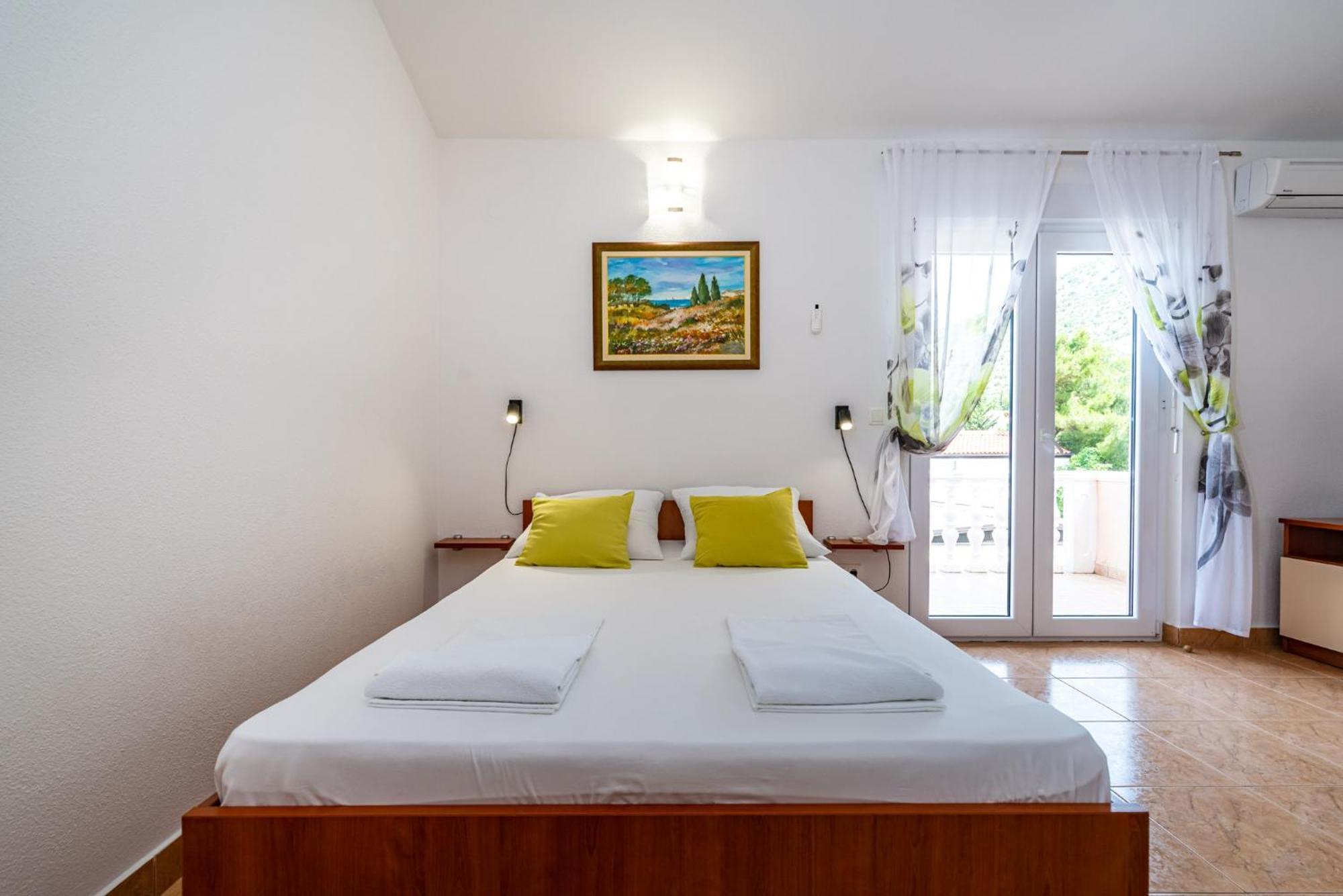 Apartments Prkacin 2 Starigrad Paklenica Exterior foto